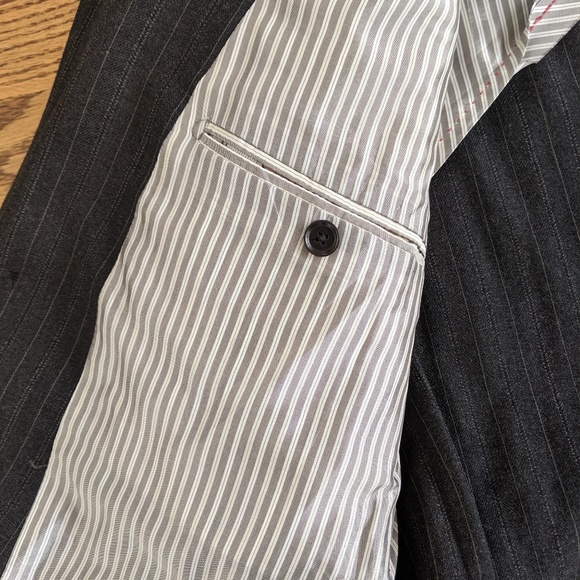 Banana Republic Heritage Grey Pinstripe Blazer 40R - Picture 6 of 7